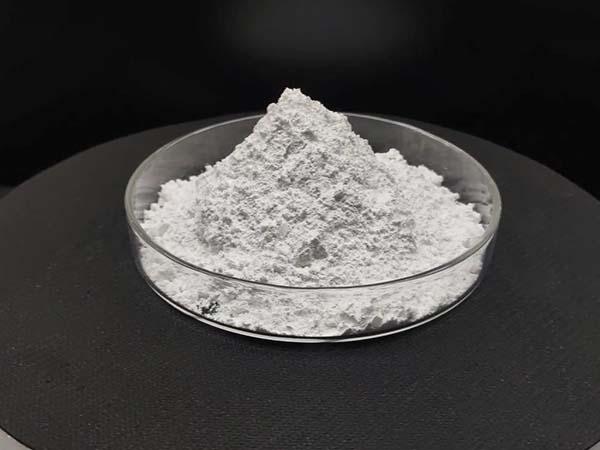 板状刚玉耐火浇注料的特点